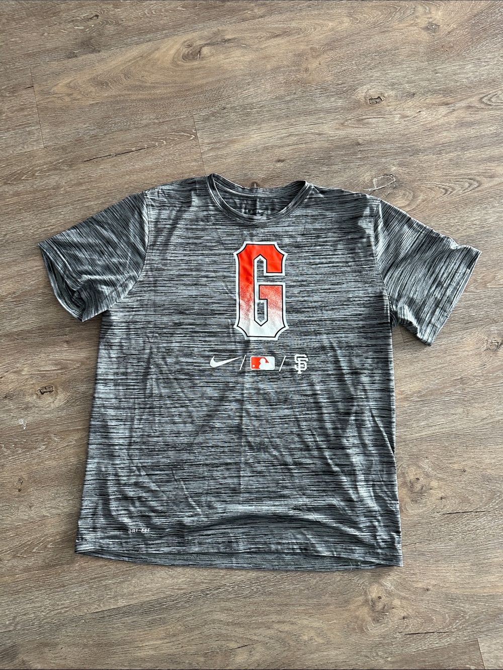 Nike Men’s Gray Heather San Francisco Giants Short-Sleeve DriFit Tee